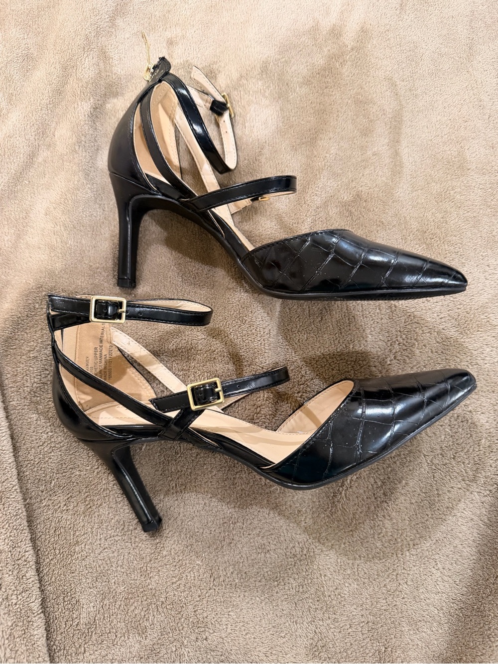 Liz Claiborne Black Croc-Effect Pointed-Strap Heels